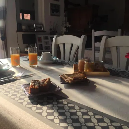 Les Charmes Du Petit Pre 3*