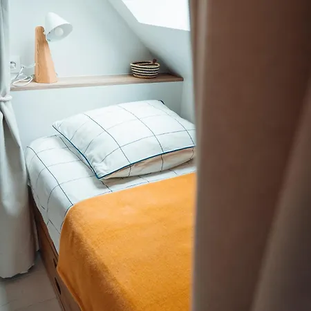 Les Charmes Du Petit Pre Bed & Breakfast *